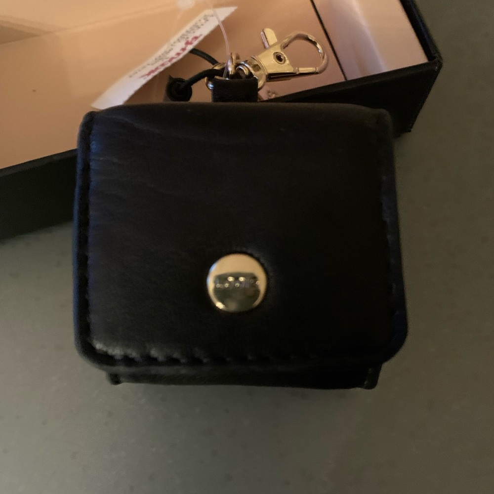 Lodis, NEW IN BOX, BLACK 100 percent genuine leather gift set. - Picture 8 of 10